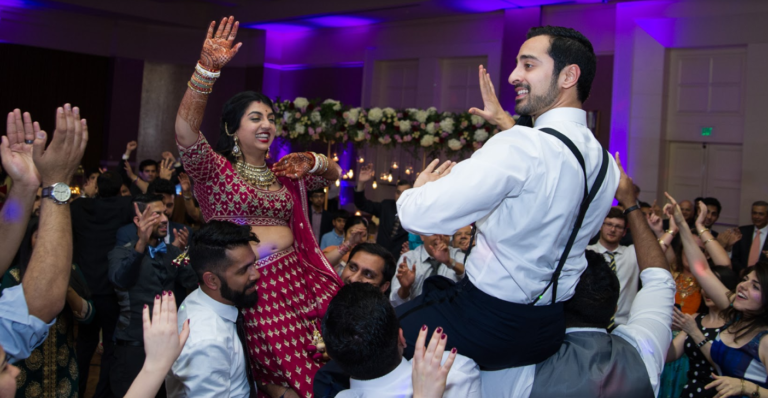 Read more about the article Hiring an Entertainer for Your Wedding